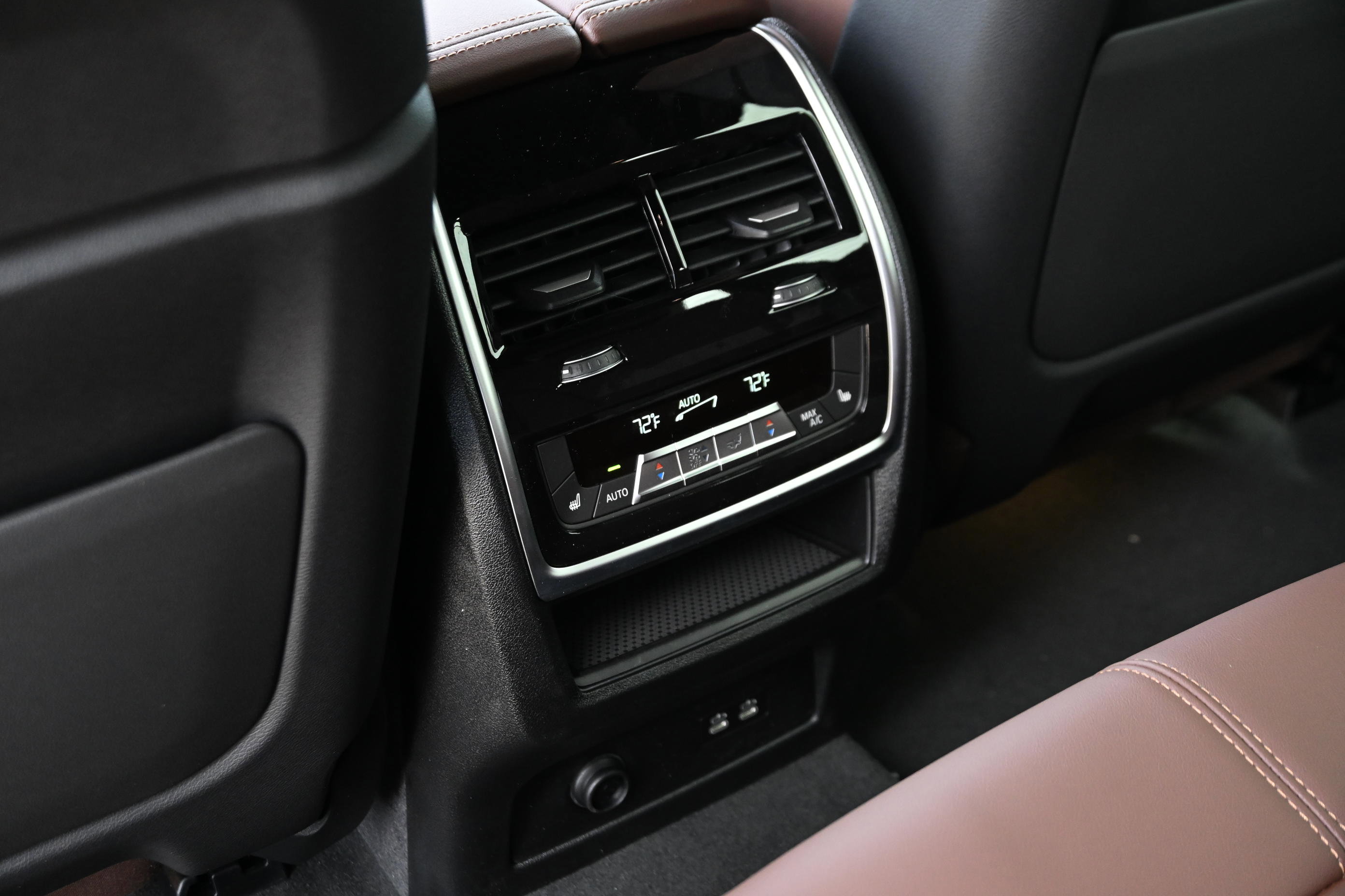 New 2026 BMW X5 xDrive40i w/ M Sport Package image 24