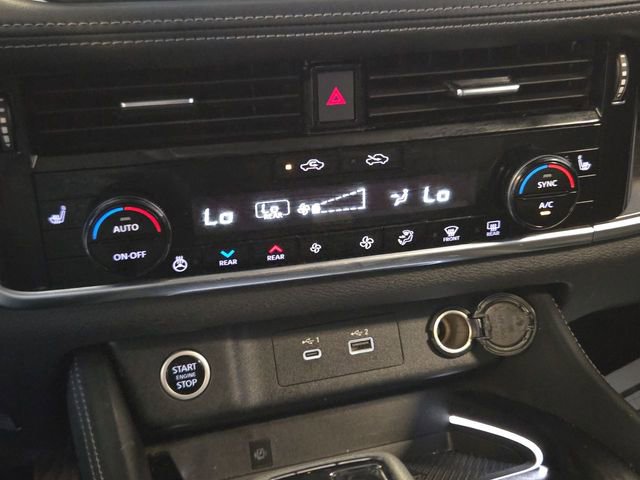 Used 2022 Nissan Rogue Platinum w/ Head-Up Display Package AWD/4WD image 19