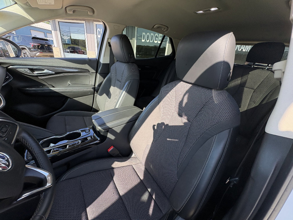 Used 2022 Buick Envision Preferred FWD image 32