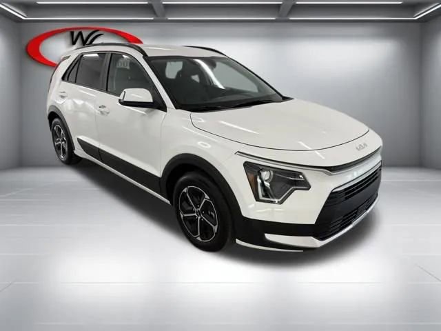 Used 2025 Kia Niro EX image 3