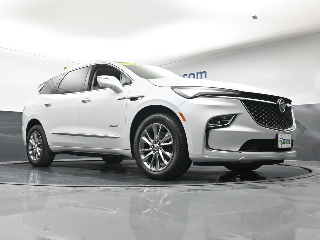 Used 2024 Buick Enclave Avenir w/ Avenir Technology Package AWD/4WD image 29