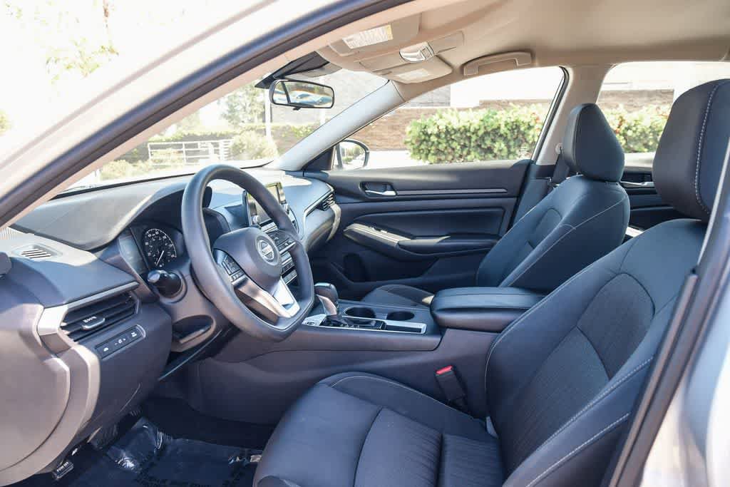 Used 2022 Nissan Altima 2.5 S FWD image 16