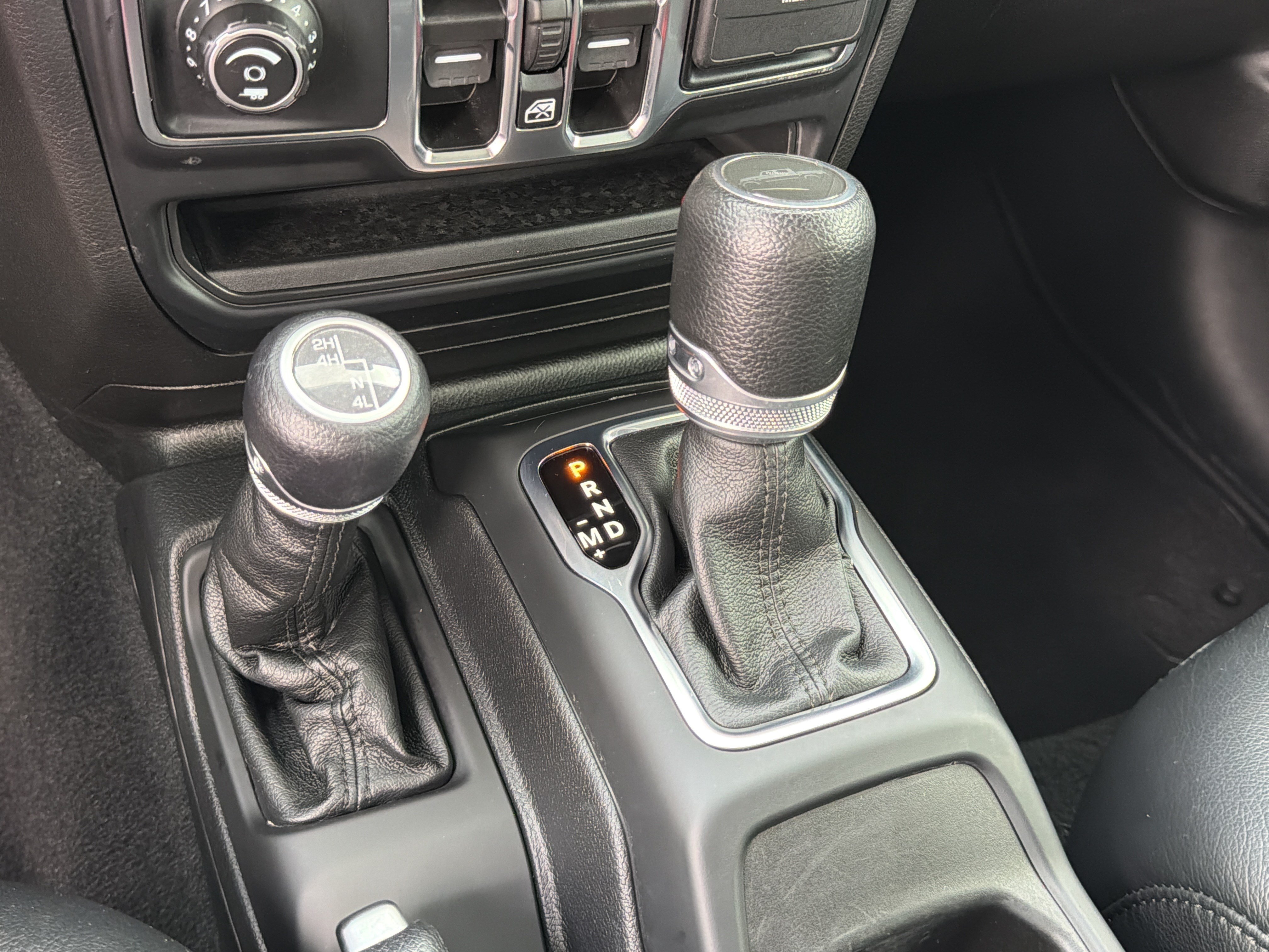 Used 2023 Jeep Gladiator Sport AWD/4WD image 36