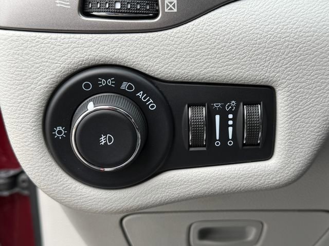 Used 2021 Jeep Cherokee Latitude Plus image 17