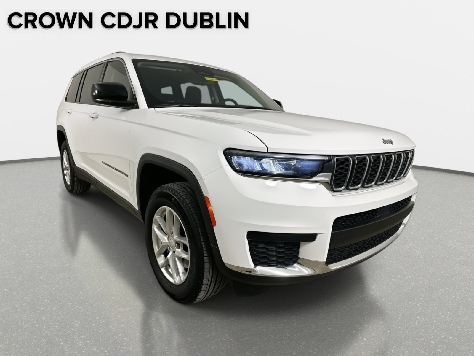Used 2023 Jeep Grand Cherokee L Laredo image 4