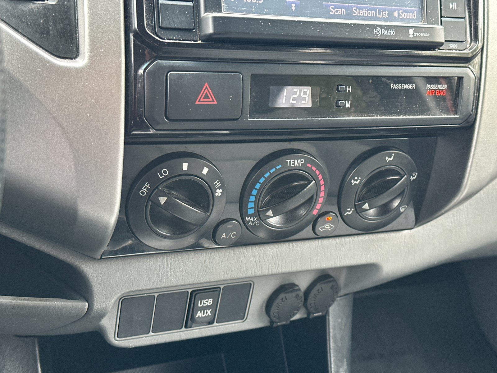Used 2014 Toyota Tacoma PreRunner w/ SR5 Package RWD image 19