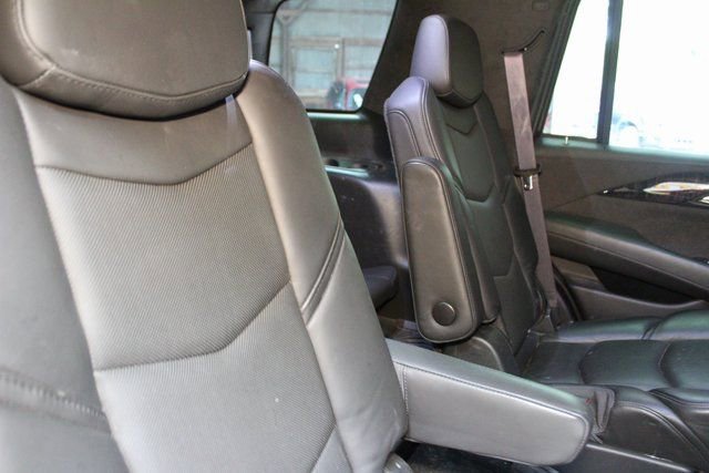 Used 2016 Cadillac Escalade Platinum image 12
