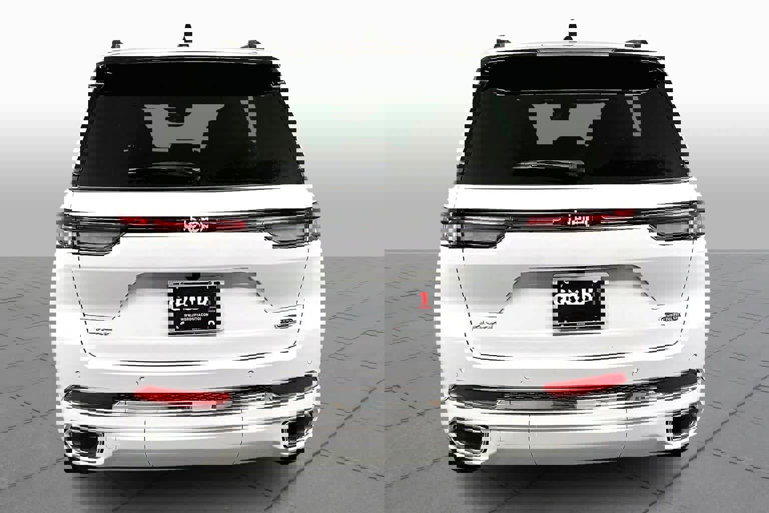 Used 2025 Jeep Grand Cherokee Overland w/ Trailer Tow Package image 4