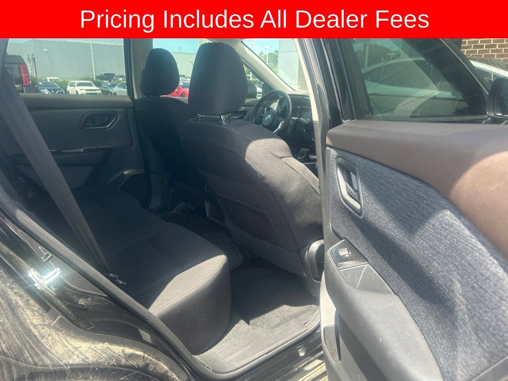 Used 2023 Nissan Rogue S FWD image 11