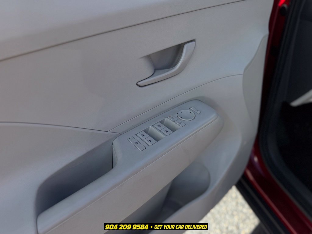 Used 2024 Hyundai Kona SEL FWD image 13