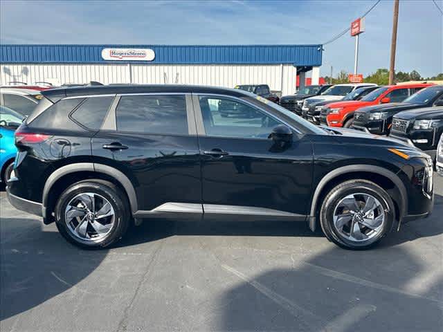 Used 2026 Nissan Rogue SV FWD image 2