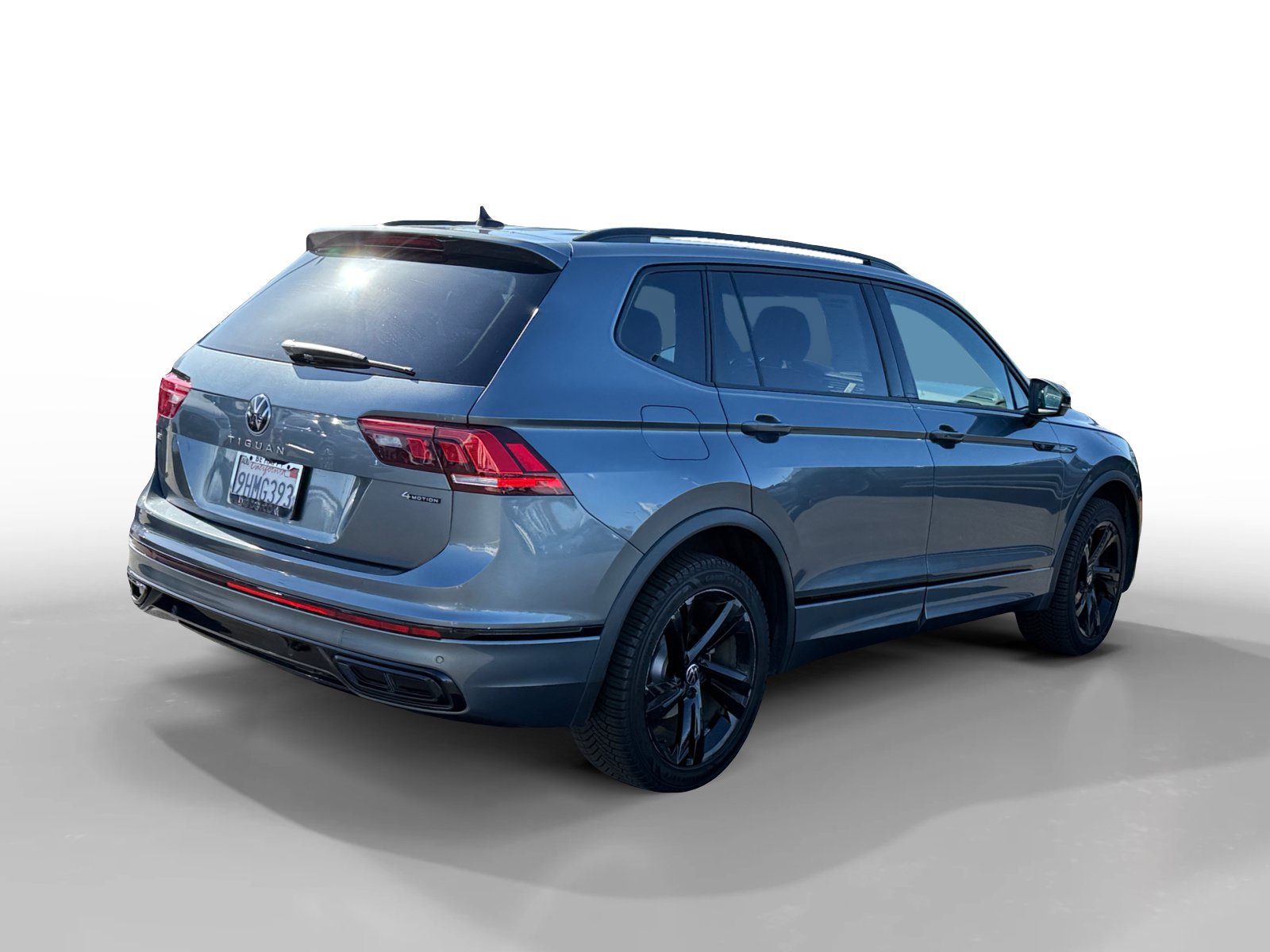 Certified 2023 Volkswagen Tiguan SE R-Line AWD/4WD image 5