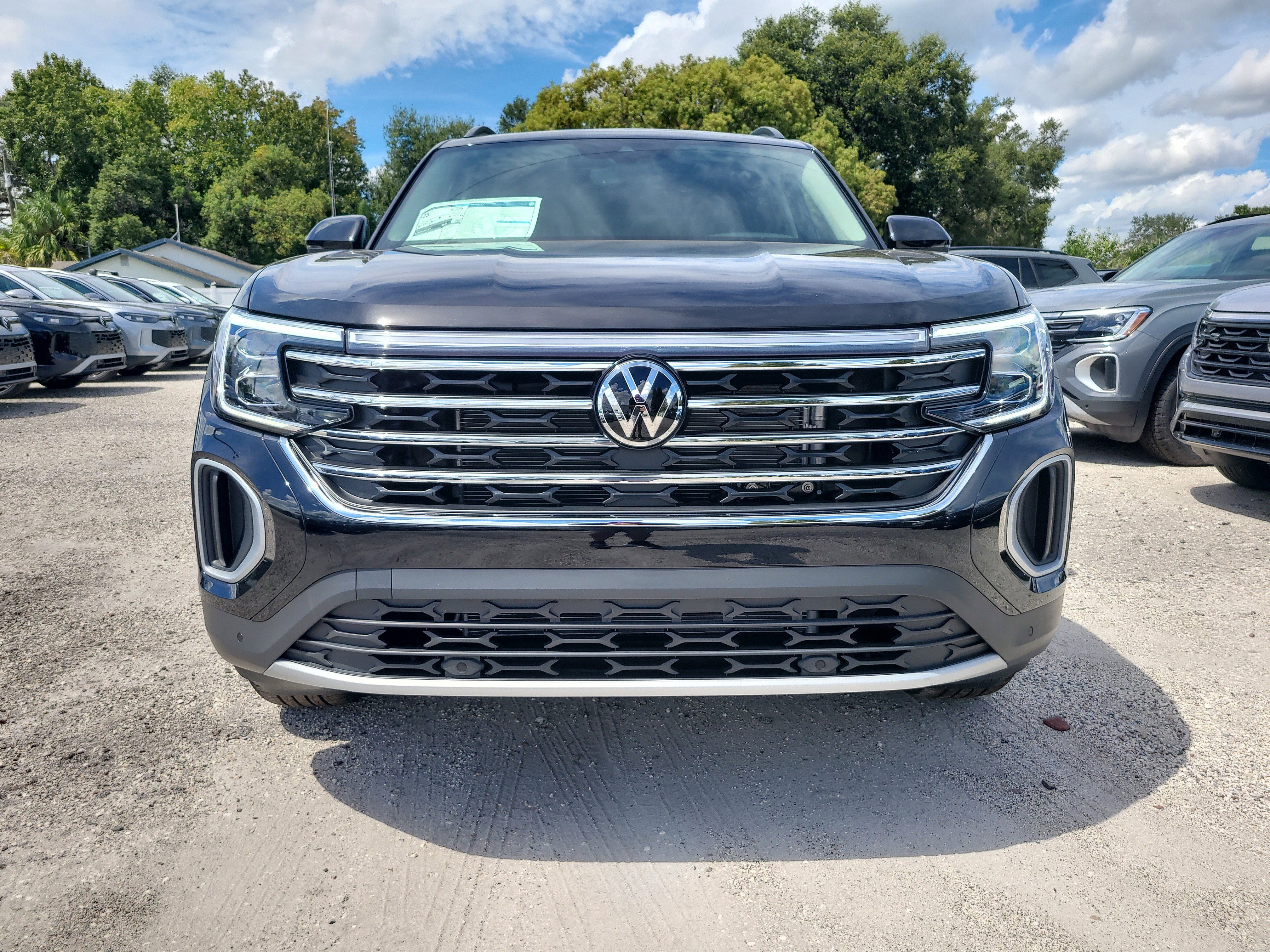New 2026 Volkswagen Atlas SE image 3