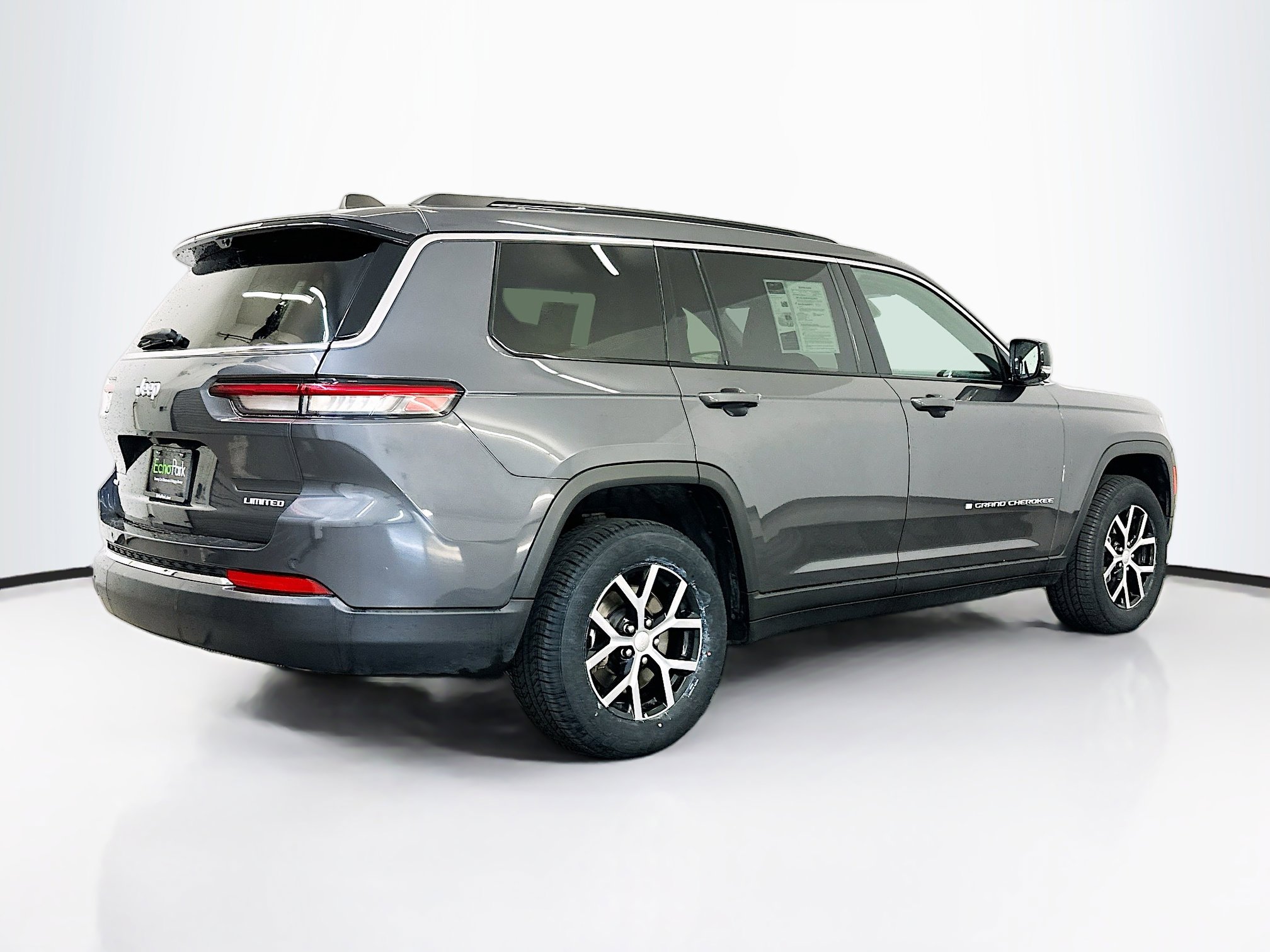Used 2024 Jeep Grand Cherokee L Limited w/ Luxury Tech Group II image 9