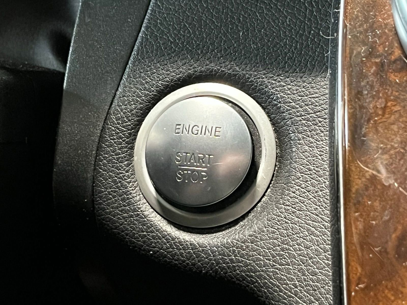 Used 2015 Mercedes-Benz C 300 4MATIC Sedan image 27