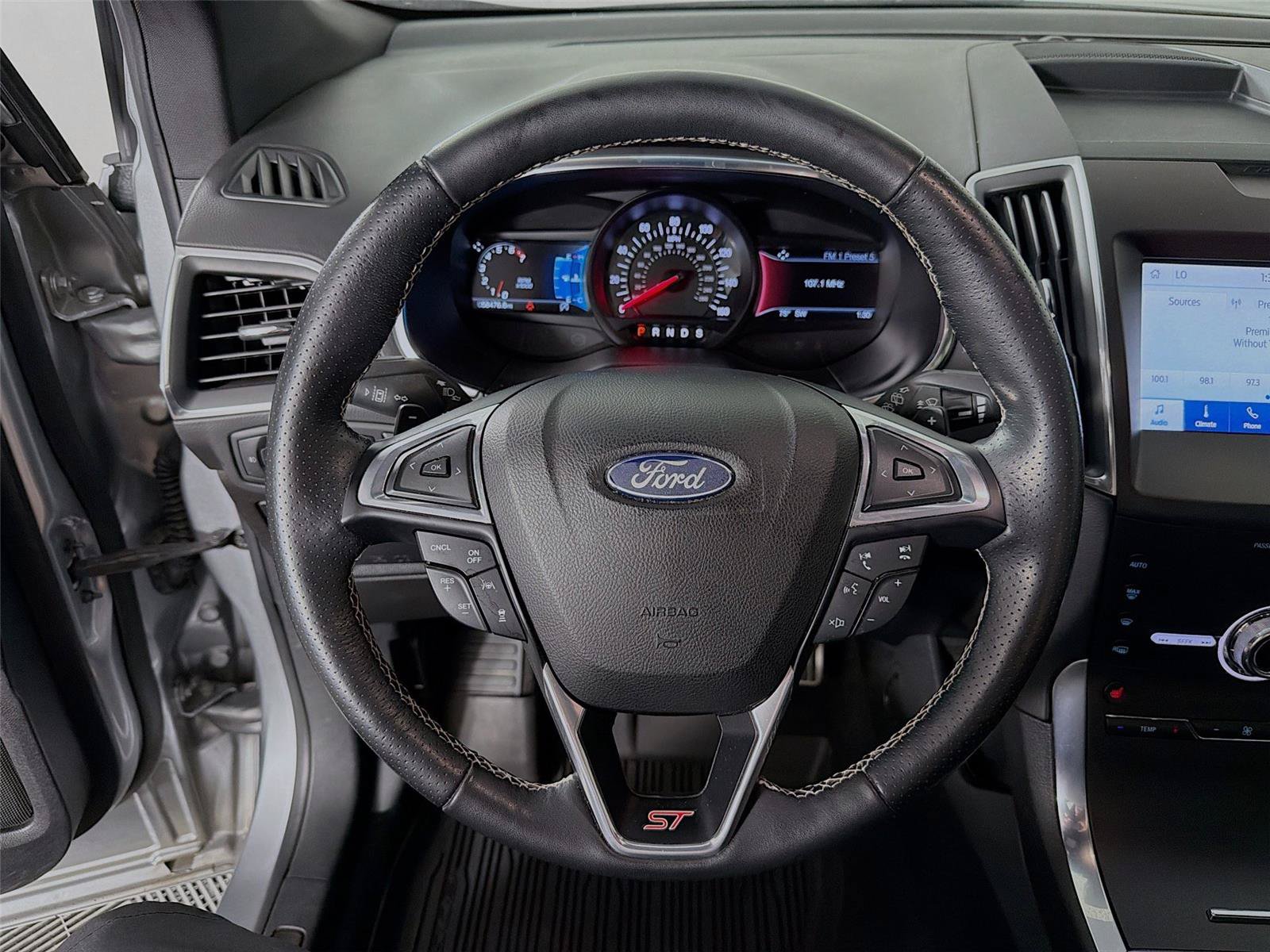 Used 2020 Ford Edge ST w/ Cold Weather Package AWD/4WD image 3