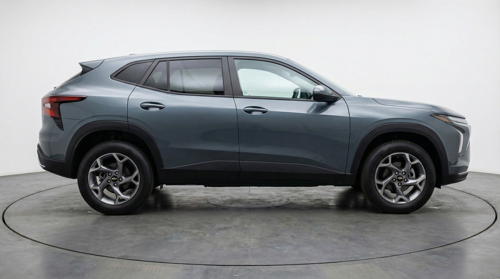 Used 2025 Chevrolet Trax LT image 11