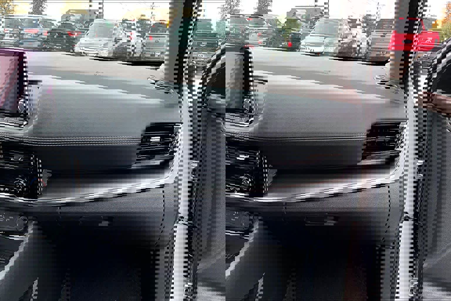 Used 2022 Nissan Rogue SV image 16