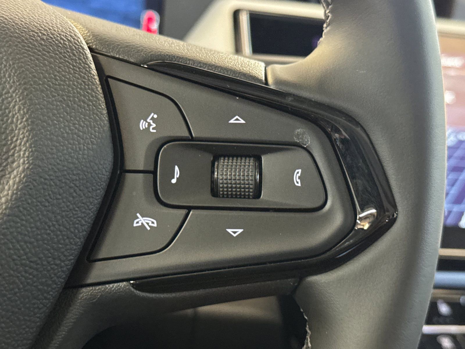 New 2027 Chevrolet Bolt LT w/ Comfort Package image 25