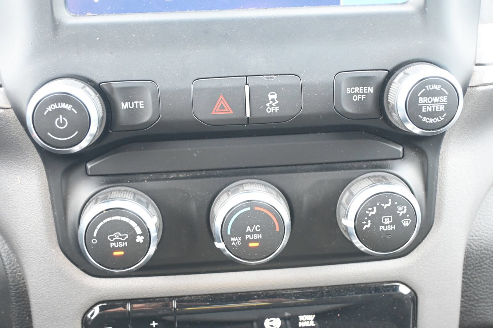 Used 2024 RAM 3500 Big Horn AWD/4WD image 22