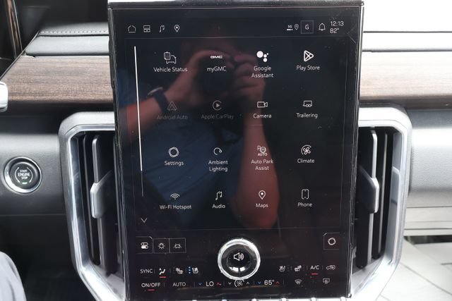 New 2026 GMC Acadia Denali Ultimate w/ LPO, Floor Liner Package AWD/4WD image 10