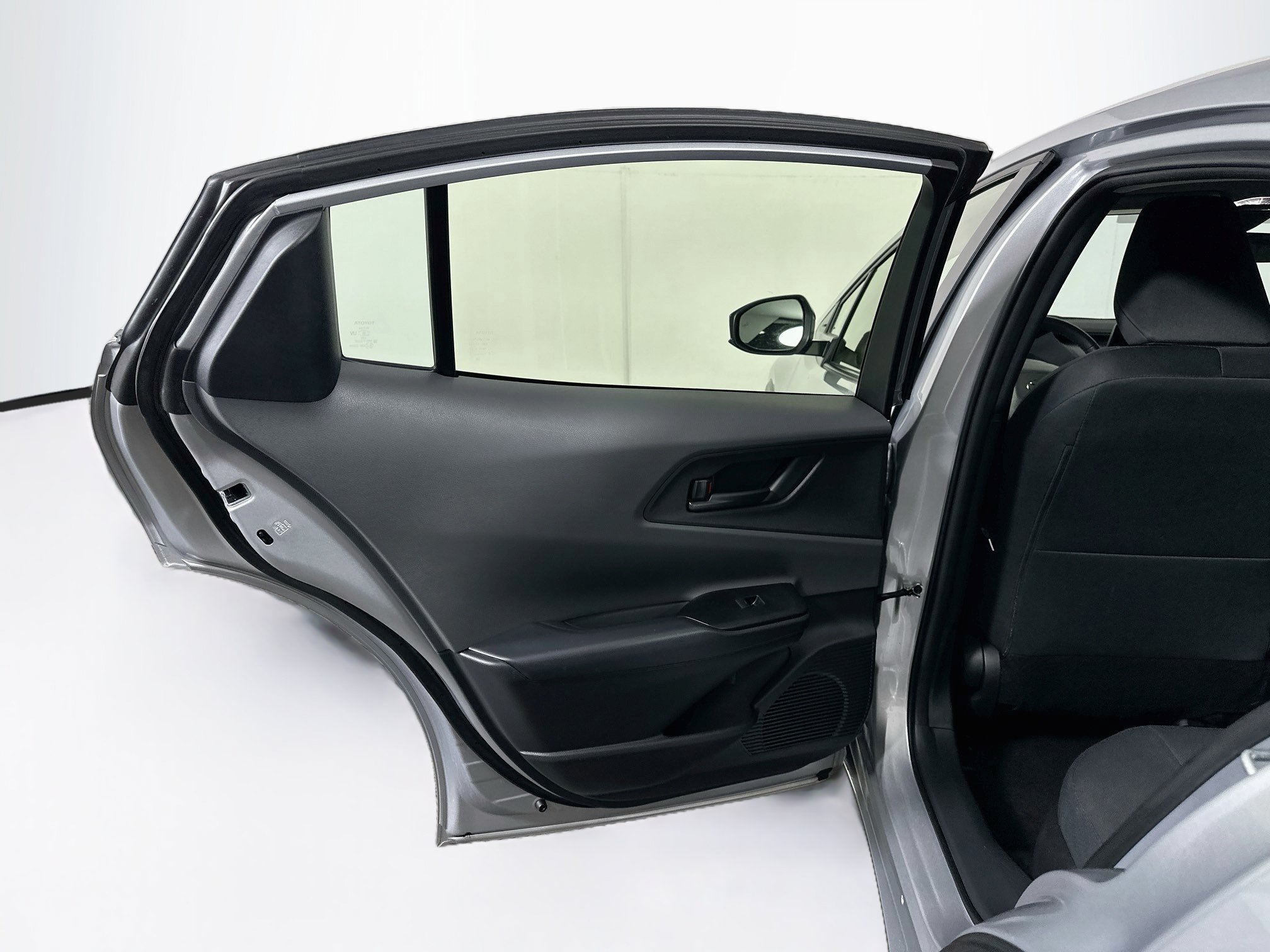 Used 2026 Toyota Prius LE FWD image 25