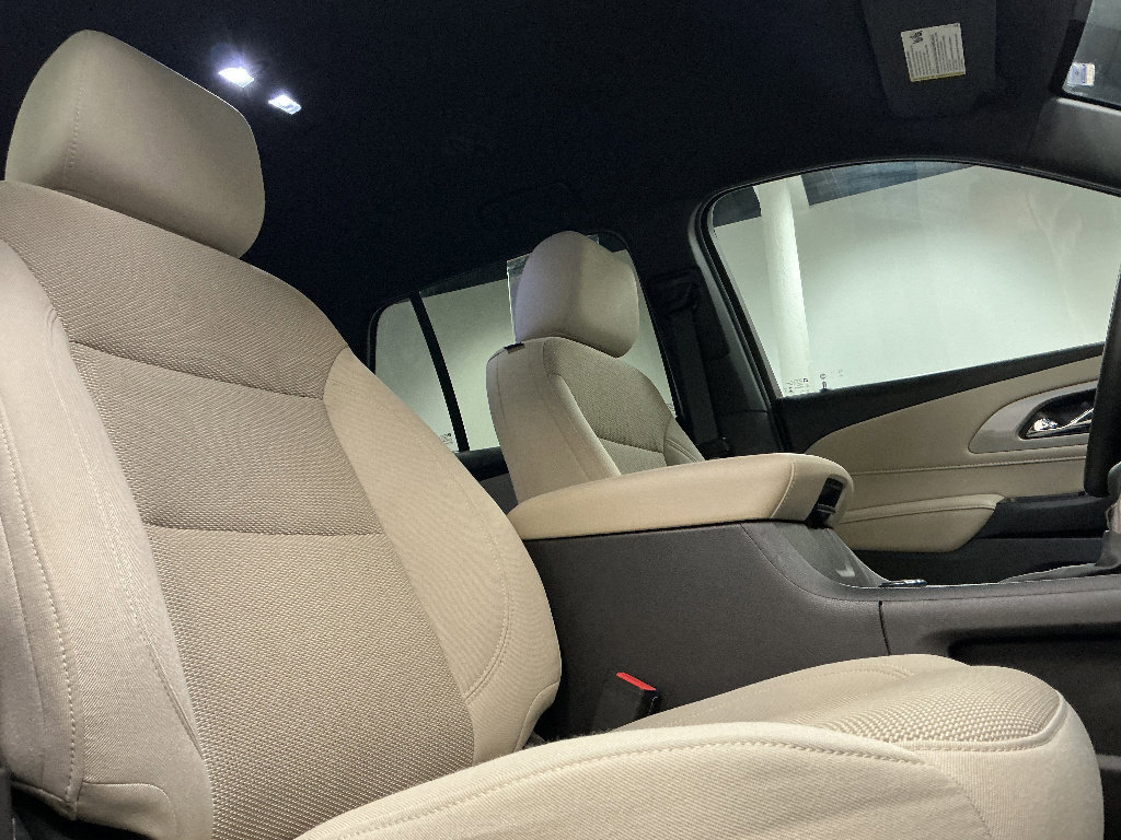 Used 2022 Chevrolet Traverse LS FWD image 38