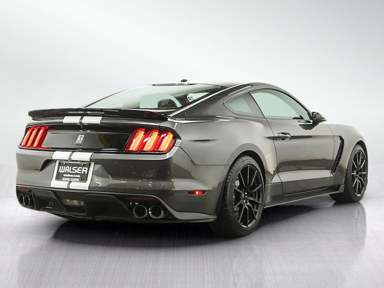 Used 2016 Ford Mustang Shelby GT350 w/ Technology Package RWD image 5