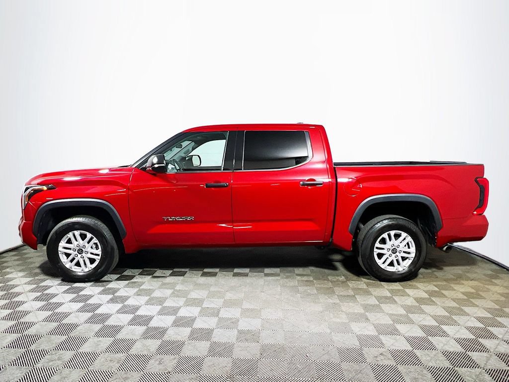 Used 2022 Toyota Tundra SR5 w/ SR5 Convenience Package AWD/4WD image 4