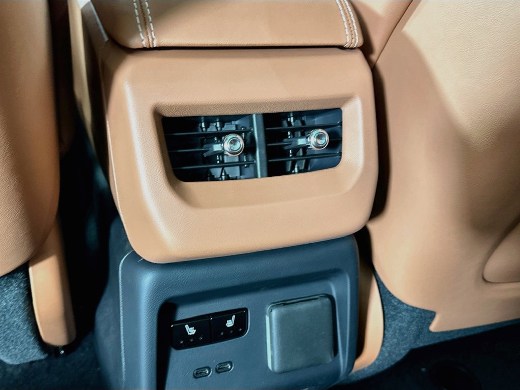 New 2027 Cadillac Optiq Premium Luxury w/ LPO, Floor Liner Package AWD/4WD image 32