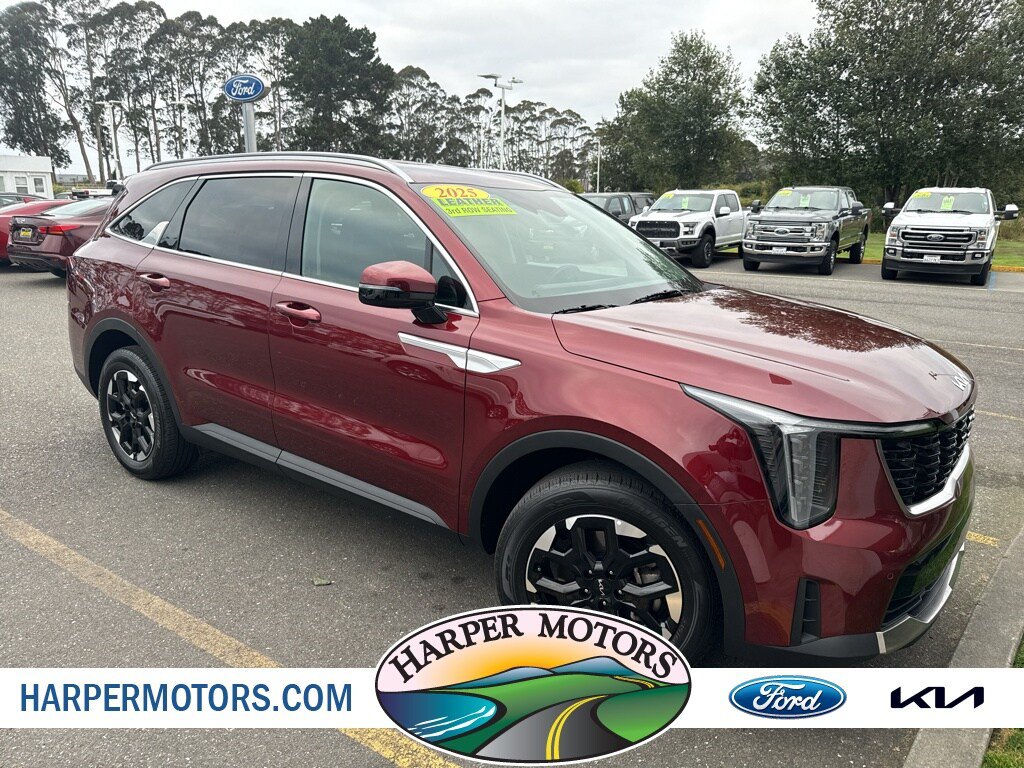 Used 2025 Kia Sorento S