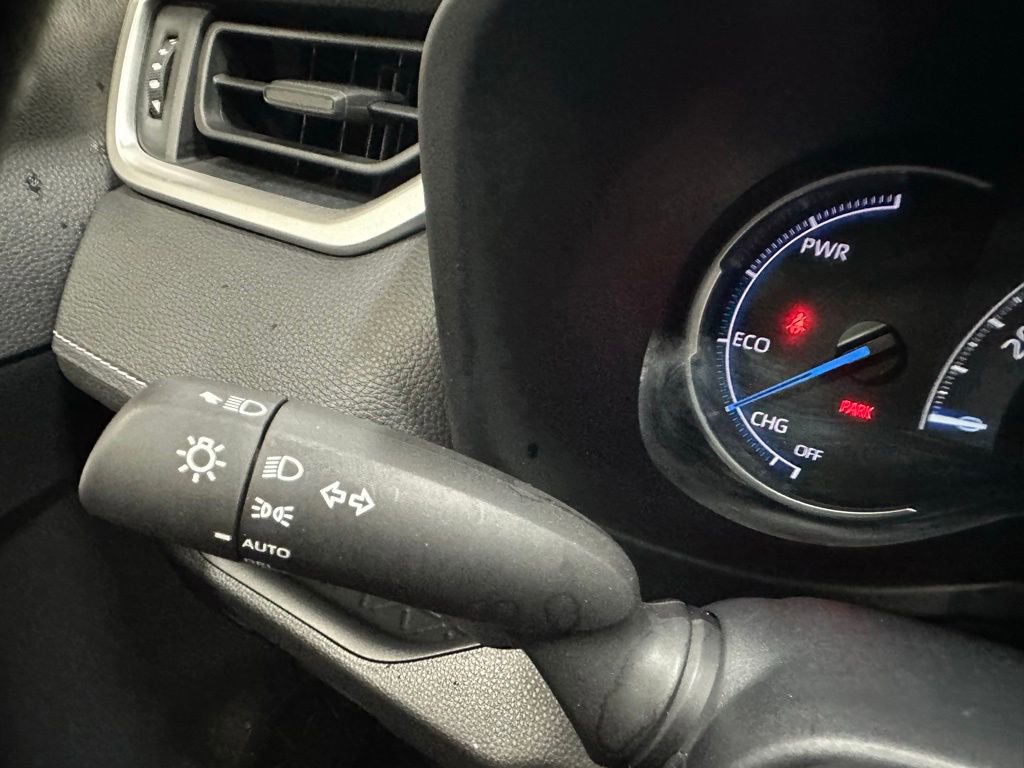 Used 2025 Toyota RAV4 XLE AWD/4WD image 21