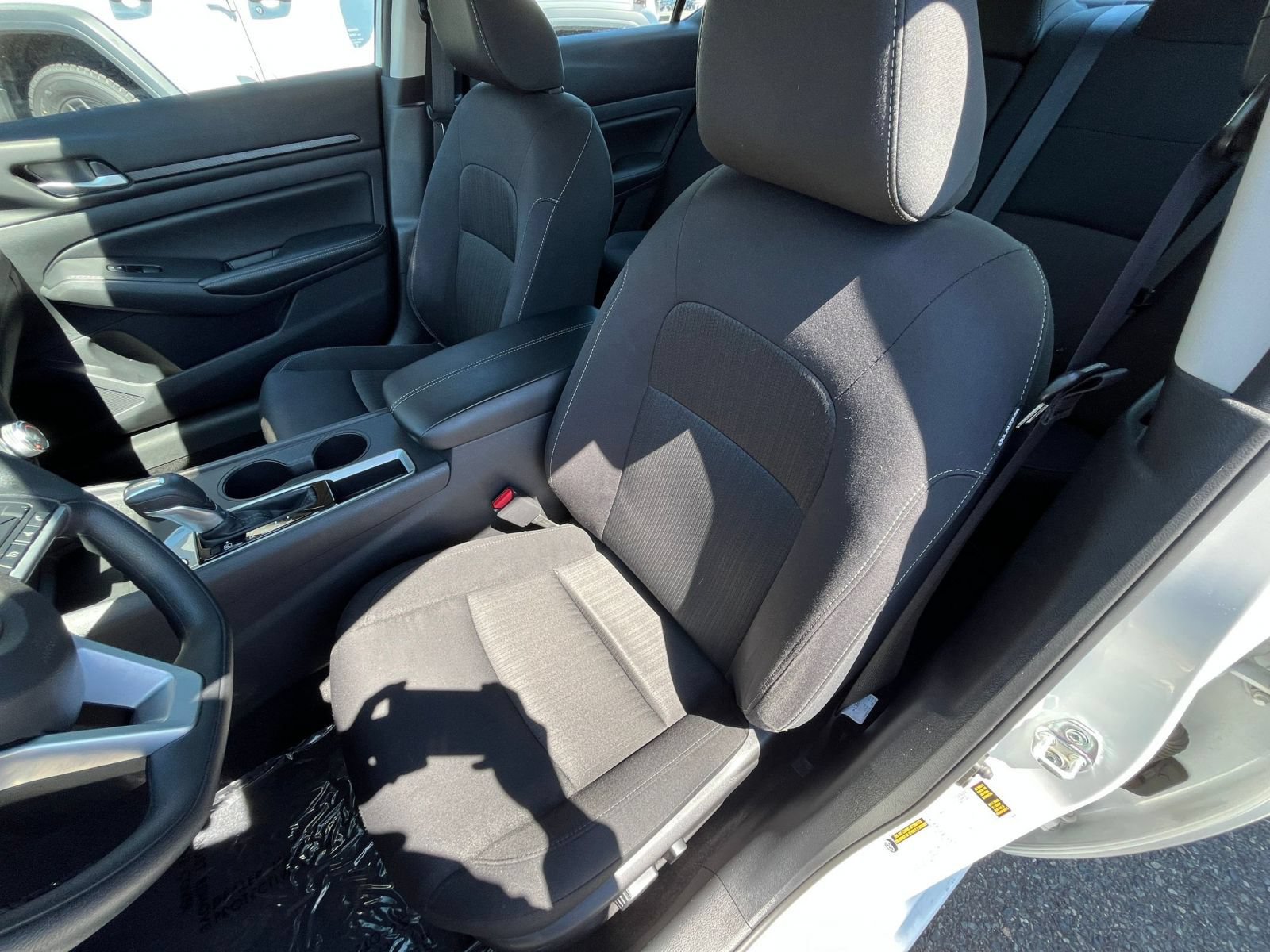Used 2025 Nissan Altima 2.5 SV FWD image 32