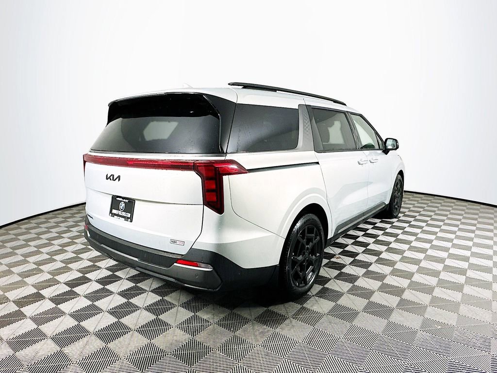 Used 2026 Kia Carnival SX w/ SX Dark Edition Package image 9