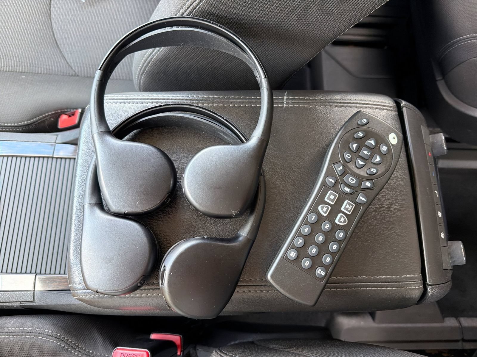 Used 2015 Chevrolet Traverse LT w/ Traveler's Package FWD image 25