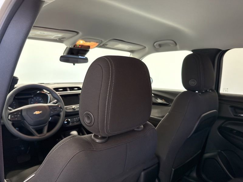 Used 2023 Chevrolet TrailBlazer LT FWD image 17