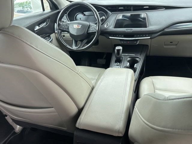Used 2019 Cadillac XT4 Luxury w/ Cold Weather Package FWD image 37