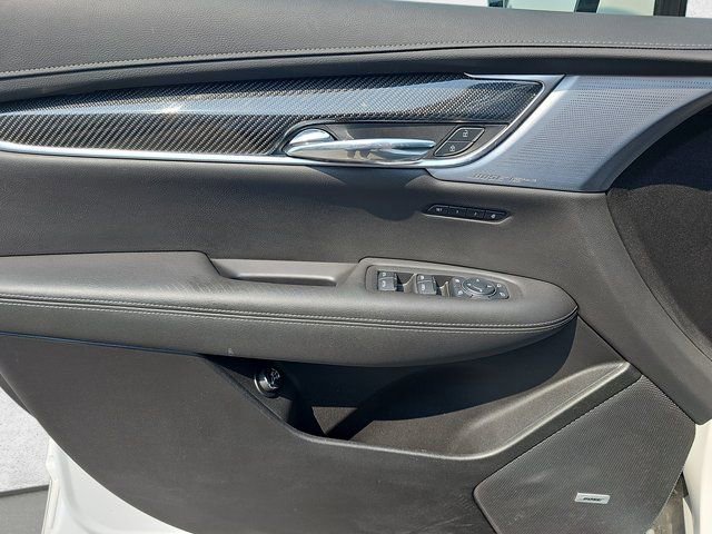 Used 2025 Cadillac XT6 Sport w/ Technology Package image 28