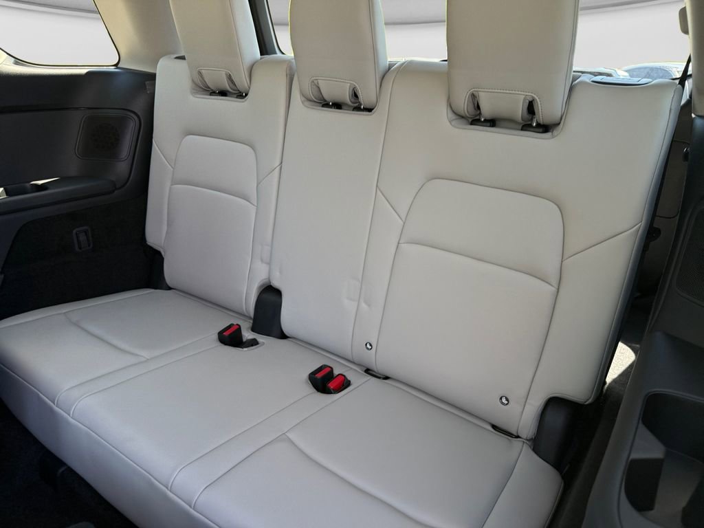 New 2026 Nissan Pathfinder SL w/ SL Premium Package AWD/4WD image 16