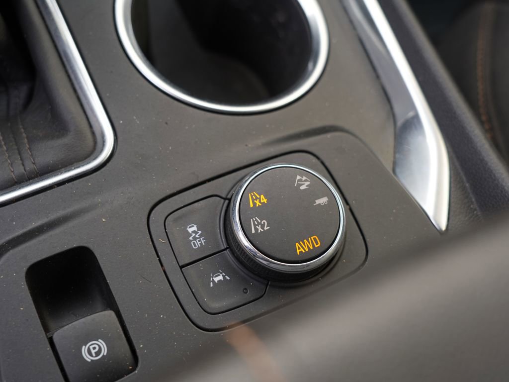 Used 2020 Chevrolet Traverse LT w/ Driver Confidence II Package image 38