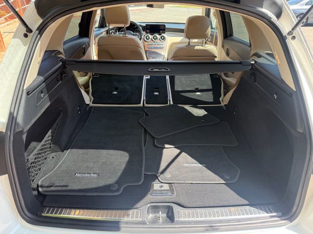 Used 2021 Mercedes-Benz GLC 300 image 9