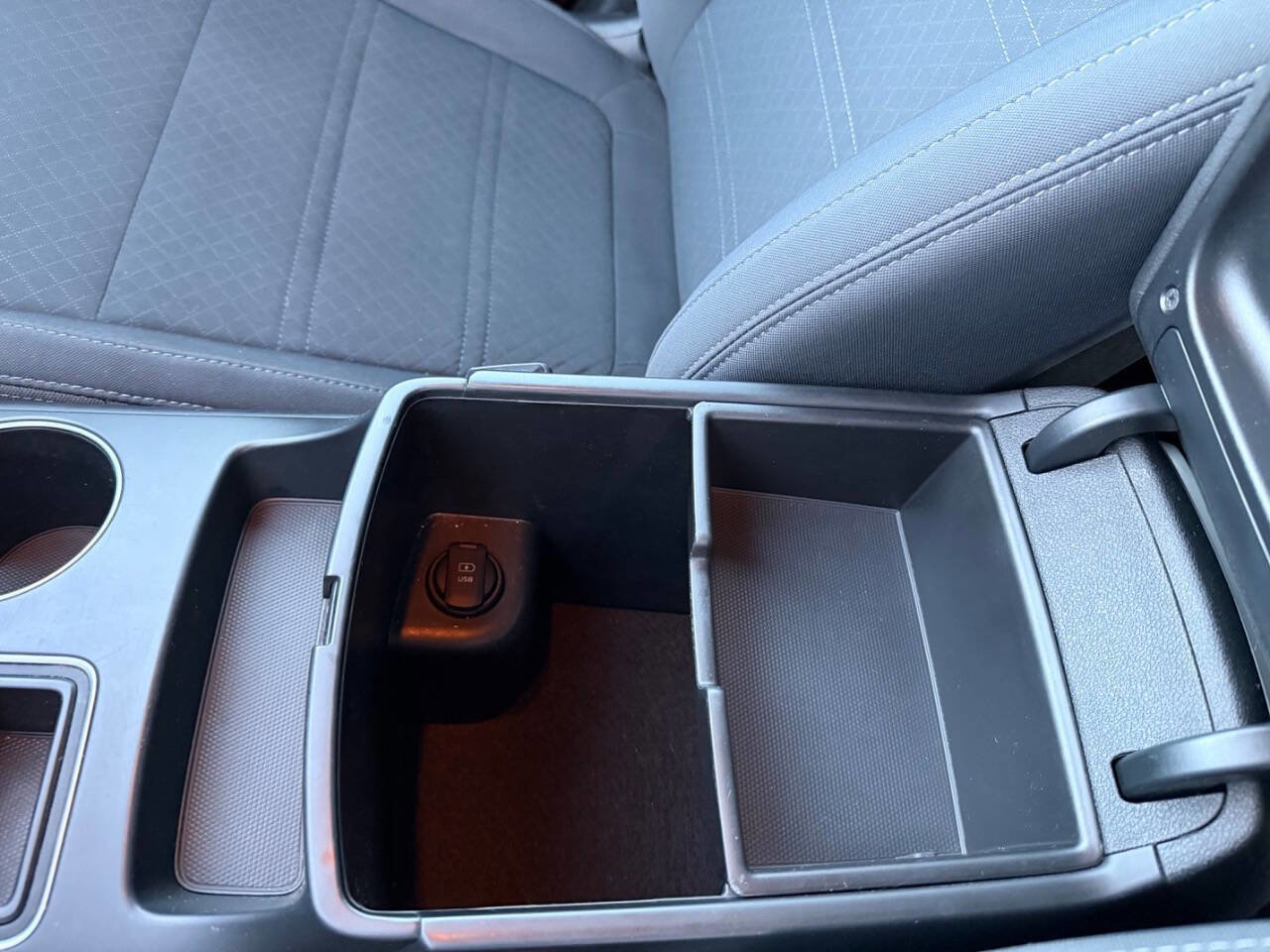 Used 2018 Kia Sorento FWD V6 image 37