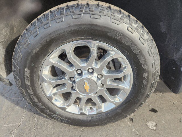 Used 2024 Chevrolet Silverado 3500 LTZ w/ LTZ Premium Package image 12