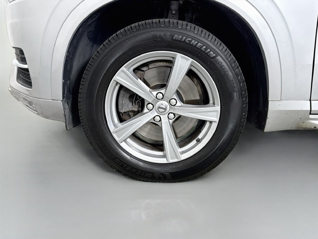 Used 2017 Volvo XC90 T5 Momentum w/ Vision Package FWD image 29