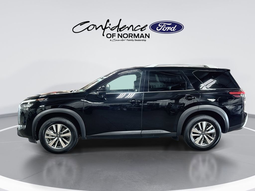 Used 2025 Nissan Pathfinder SL image 5
