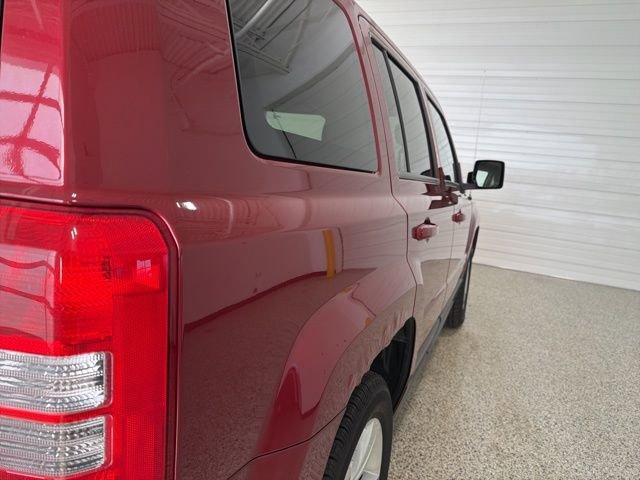 Used 2016 Jeep Patriot Latitude image 9
