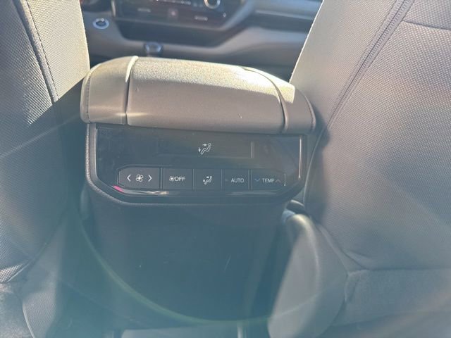Used 2022 Toyota Highlander LE image 26