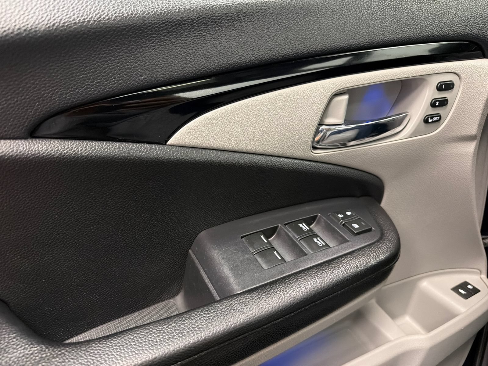 Used 2019 Honda Pilot Touring image 32