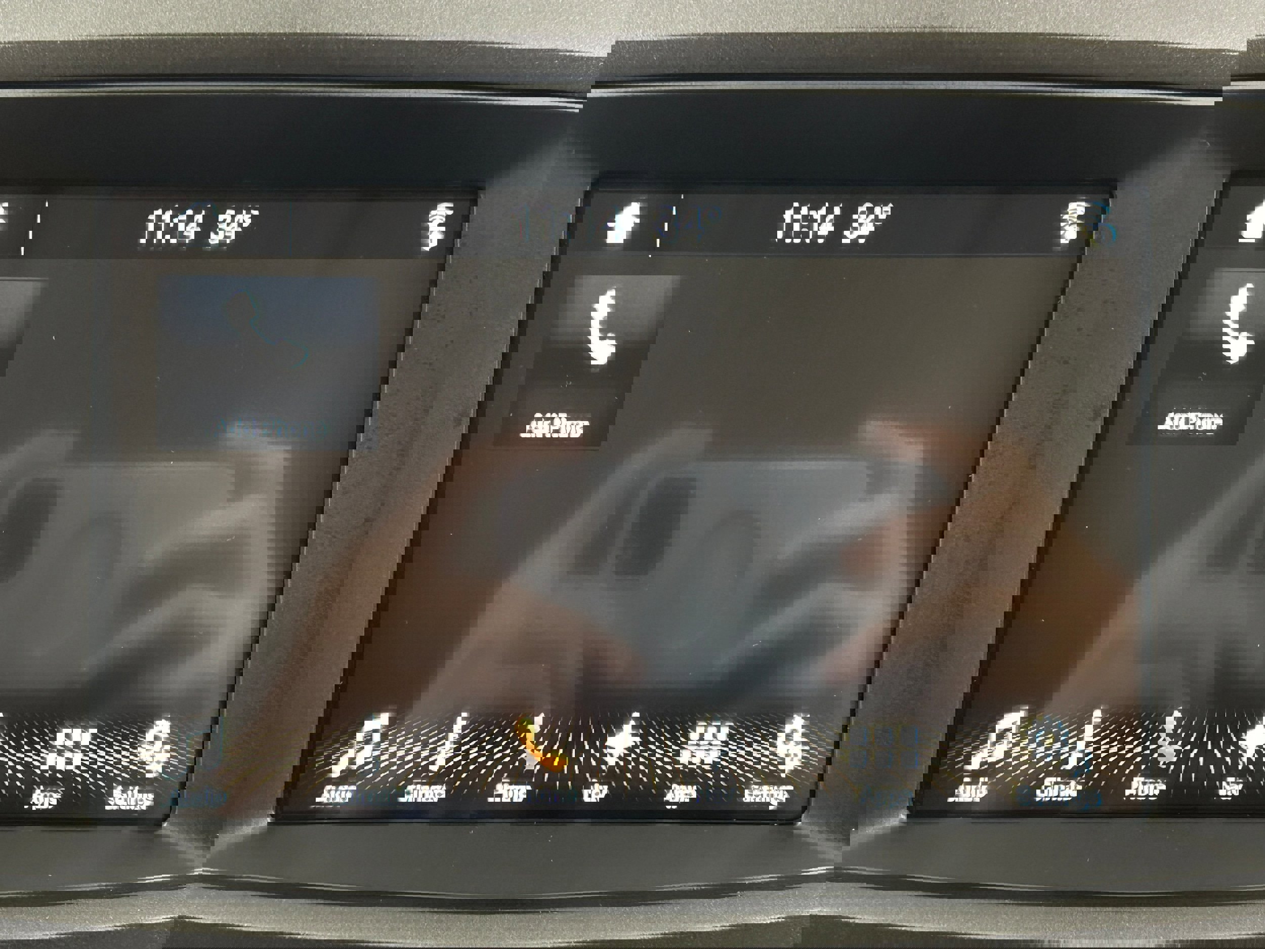 Used 2018 Lincoln MKT AWD image 7