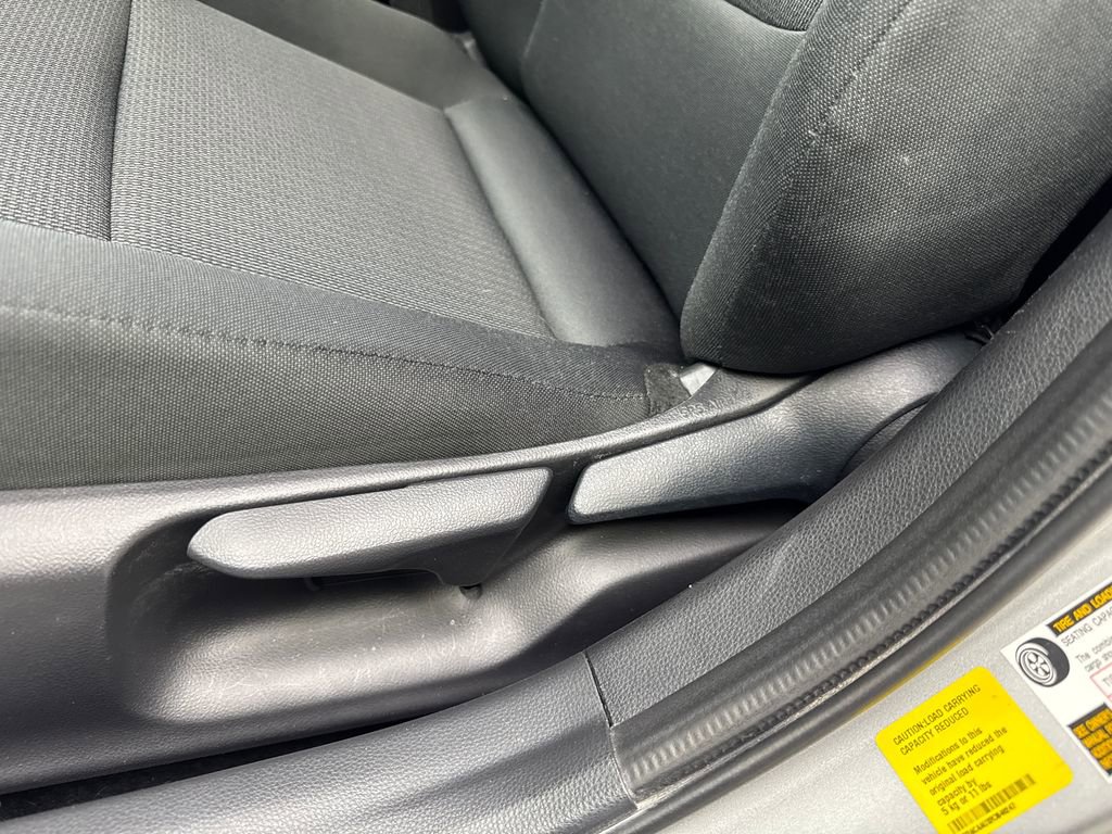 Used 2024 Toyota Prius LE image 30